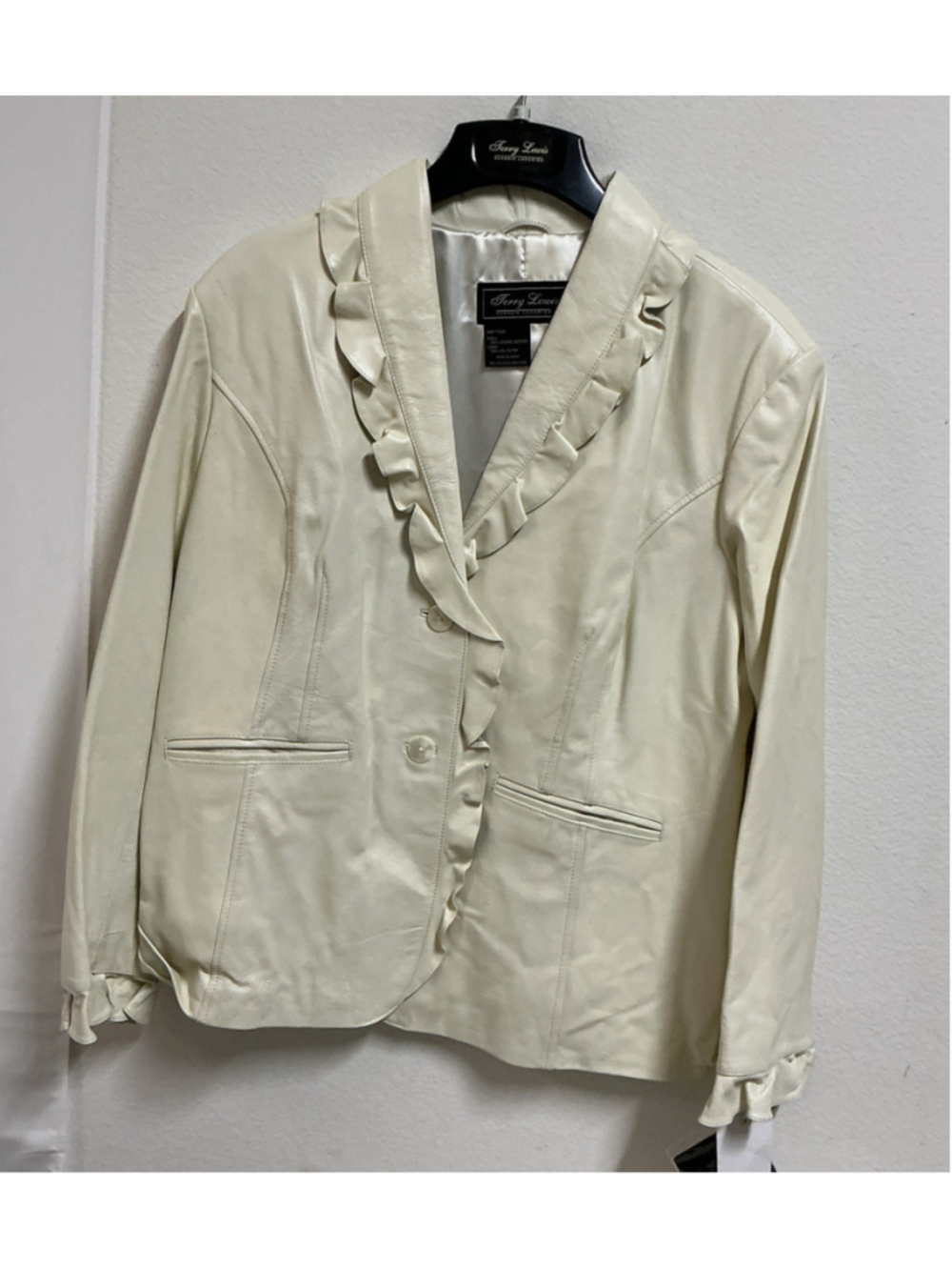 NWT Terry Lewis Leather Jacket 2X Womens Cream Beige Ruffle Collar Blazer Coat.
